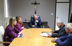 Poderes Judiciário e Executivo firmam acordo para fomentar ensino de gestão organizacional