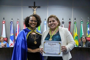 Juíza Rosa Geane recebe Medalha de Honra ao Mérito da Ciência Contábil