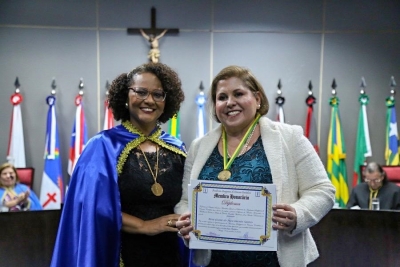 Juíza Rosa Geane recebe Medalha de Honra ao Mérito da Ciência Contábil