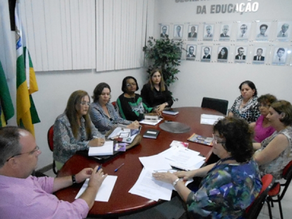 Coordenadora da Mulher pede inclusão de tema direitos da mulher no currículo escolar