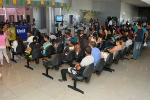 Mais de 400 pessoas participam da abertura do Arraiá do Limpa Nome