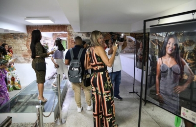 Exposição Flor de Lótus celebra aniversário da Lei Maria da Penha