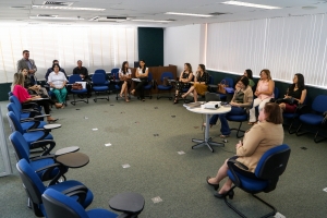 Coordenadoria da Mulher reúne prefeitos e gestores do interior