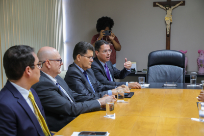 Gestão recebe Sindijus e anuncia índice de reajuste anual para servidores