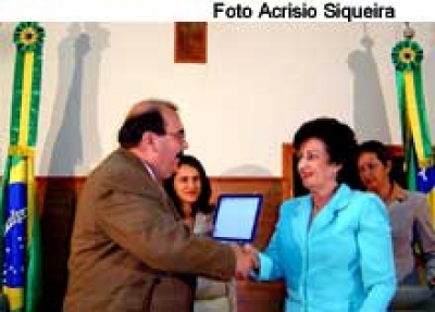 Assembléia homenageia presidente do TJ