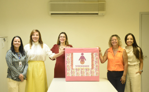 Sororidade: Tribunal de Justiça faz entrega de itens de higiene pessoal para Cram de Laranjeiras