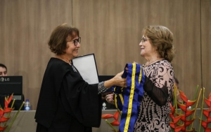 Ex-presidente do Tribunal de Justiça e juízes são homenageados com Medalha do Mérito Eleitoral