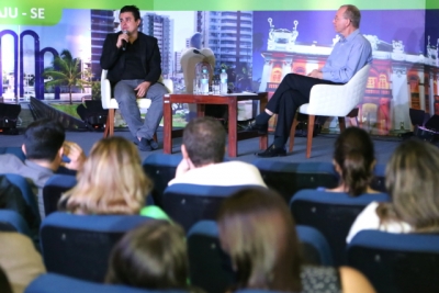 Conbrascom apresenta cases concorrentes a prêmio e discute democracia nas redes sociais