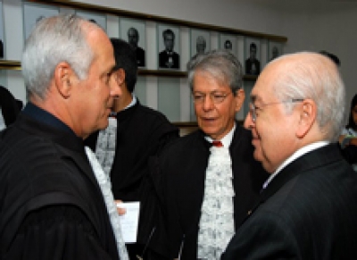 Presidente acompanha posse do Desembargador Vladimir Carvalho no TRF 5ª Região