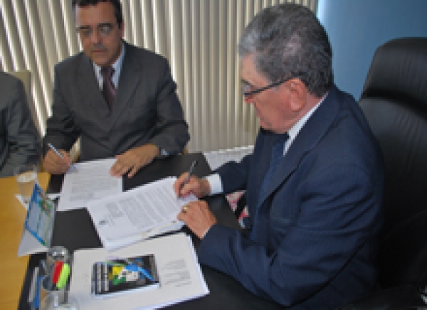 TJSE assina convênio do Programa Casa Própria com a CEF