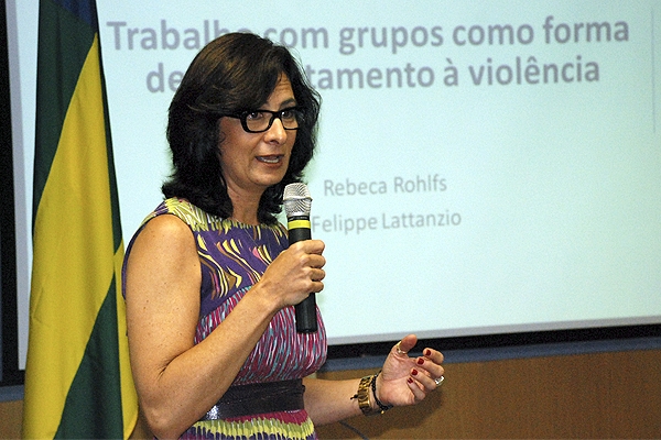 Trabalho com grupos como forma de enfrentamento à violência foi tema de curso na Ejuse