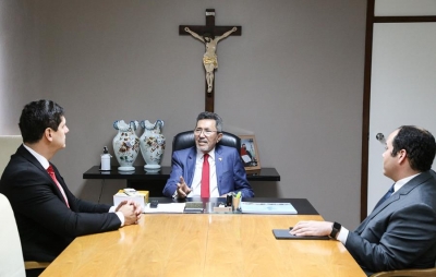 Presidente do Poder Judiciário recebe visita de membros do Instituto dos Advogados Brasileiros