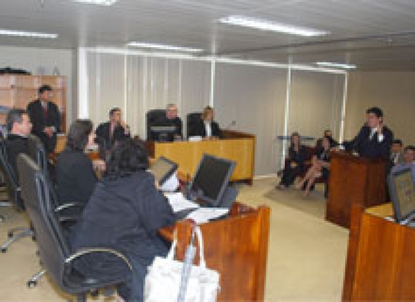 1ª Câmara Cível presta homenagem à Desembargadora Clara Leite