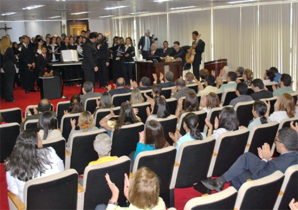 TJSE e MP homenageiam Dia da Mulher com apresentação de Coral