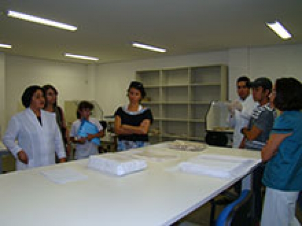 Alunos de Museologia da UFS fazem visita técnica ao Arquivo Judiciário