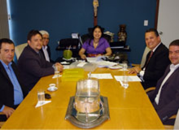 Presidente do TJSE recebe representantes do SINPOL