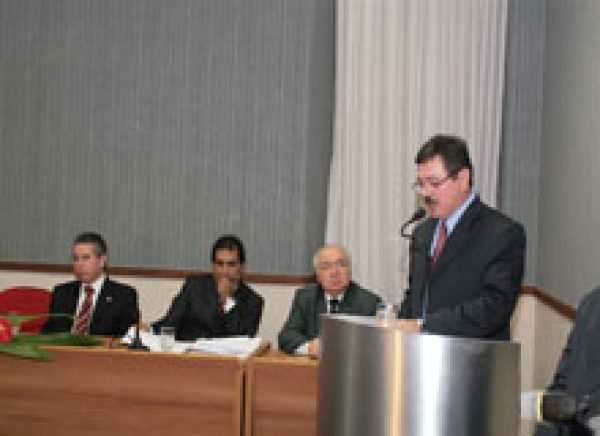 Presidente do TJ/SE participa de lançamento do livro de Cezar Britto