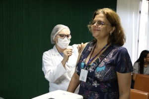 Fórum Gumersindo Bessa recebe campanha de vacinação