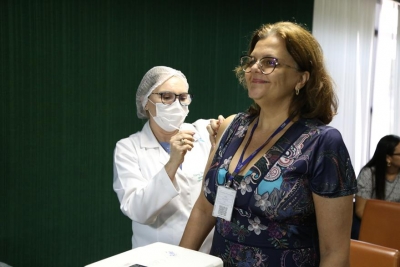 Fórum Gumersindo Bessa recebe campanha de vacinação