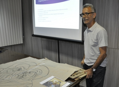 Memorial realiza atividades de poesia e confecção de tapete devocional com estudantes