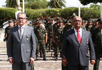 Presidente do TJSE e Des. Osório Ramos recebem condecoração do Exército