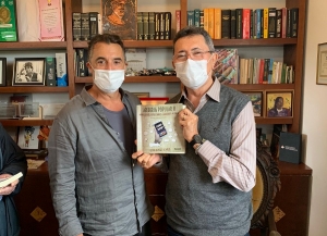 Presidente do TJSE lança livro em momento cultural na posse da diretoria do Consepre em Curitiba