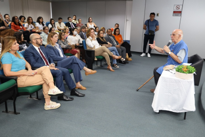 Roda de conversa com Padre Júlio Lancellotti debate acolhimento e direitos sociais
