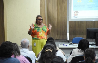 Servidores conversam sobre TEA em evento promovido pelo Centro Médico