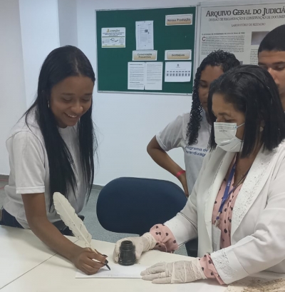 Arquivo Judiciário recebe visita de alunos do Senac