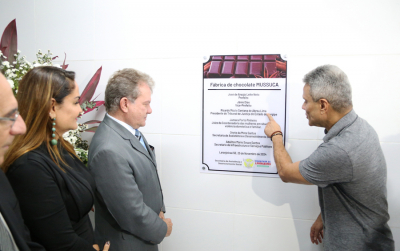 Paz em casa: semana começa com palestras, exposição fotográfica e inauguração de fábrica de chocolate