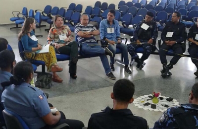 Guardas municipais de Estância participam de círculo de Justiça Restaurativa