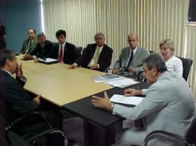 Presidente do TJ assina convênio com os Correios