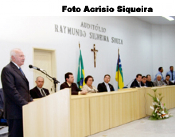 Reinaugurado Fórum Heitor de Souza em Estância