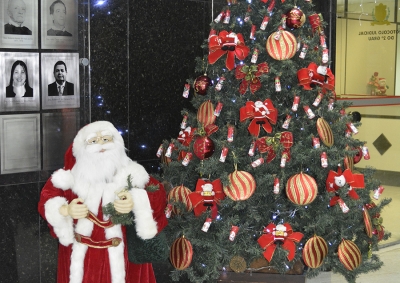 Um presente para construir um futuro! Participe doando presentes para crianças e adolescentes