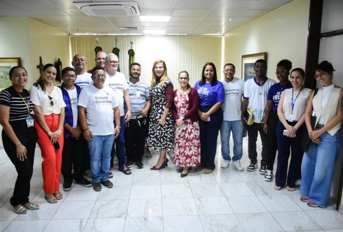 Acolhidos pela Casa de Passagem Freitas Brandão visitam presidente do TJSE