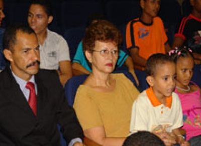 Casal que tem 46 filhos adotivos agradece apoio do Judiciário