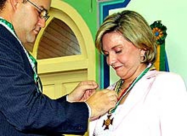 Presidente recebe Comenda da Ordem do Mérito Legislativo