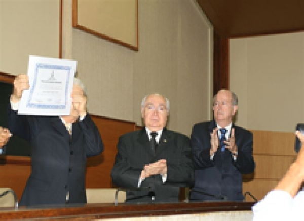 Judiciário prestigia entrega de Título de Cidadania