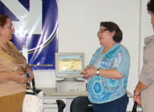 Autora portuguesa visita Arquivo Judiciário