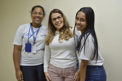 Jovem Aprendiz: CIJ parabeniza alunas que passaram no vestibular