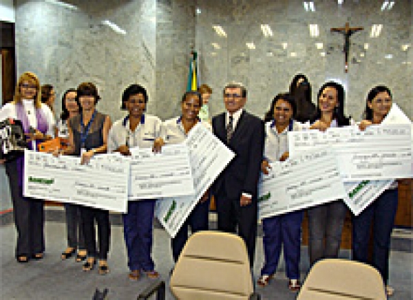 TJSE comemora Dia das Mães no Fórum Gumersindo Bessa