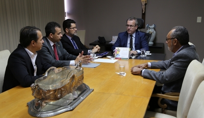 Presidente recebe visita da diretoria do CRC/SE