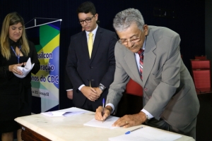 Postos do Cejusc: TJSE assina termo de cooperação com Procons Estadual e Municipal