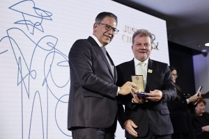 Prêmio Dom Quixote: presidente do TJSE recebe homenagem a defensores da democracia