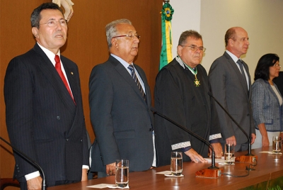 Des. Edson Ulisses representa TJSE em cerimônia no TCE