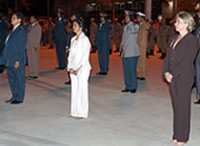 Presidente é condecorada pelo Corpo de Bombeiros