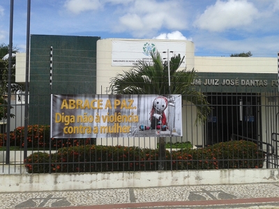 Coordenadoria da Mulher leva campanha ‘Abrace a Paz’ para fóruns