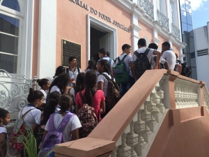 Memorial realiza tarde cultural para estudantes