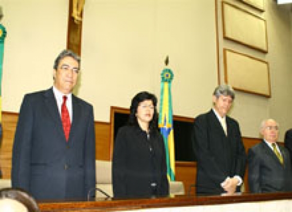 Desembargador Federal recebe título de Cidadão Sergipano