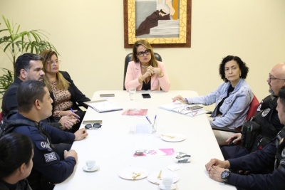 Coordenadoria da Mulher reúne patrulhas Maria da Penha e entrega doações para CRAMs